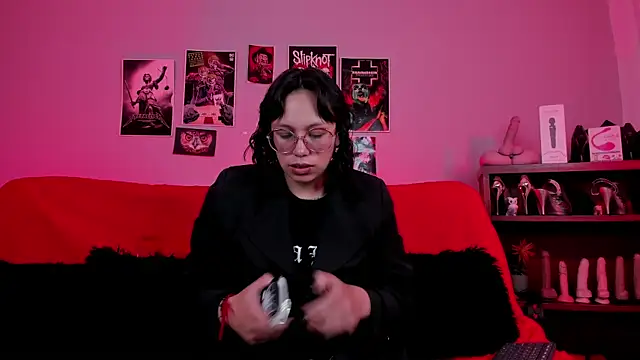 Snapshot of lilith-deveraux chatting on October 20, 2025, 2:17 pm lilith-deveraux online show from October 20, 2025, 2:17 pm