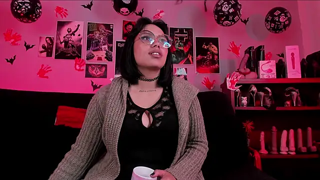 Snapshot of lilith-deveraux chatting on November 6, 2025, 5:36 pm lilith-deveraux online show from November 6, 2025, 5:36 pm