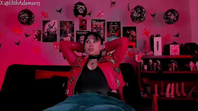 Snapshot of lilith-deveraux chatting on November 12, 2025, 2:17 pm lilith-deveraux online show from November 12, 2025, 2:17 pm