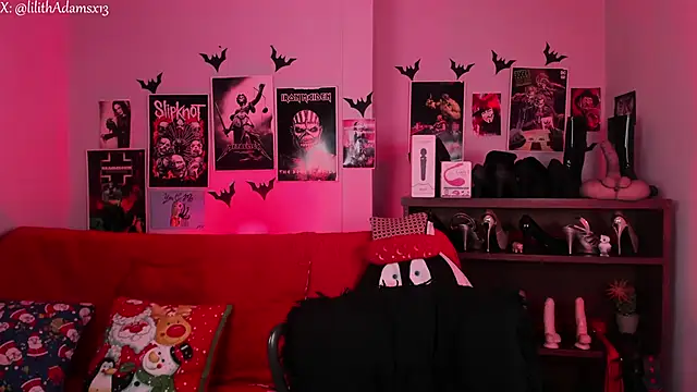 Snapshot of lilith-deveraux chatting on December 16, 2025, 2:22 pm lilith-deveraux online show from December 16, 2025, 2:22 pm