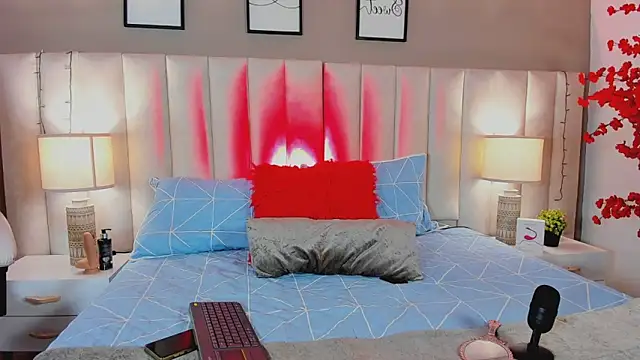 dayanne07 online show from November 21, 2025, 12:32 am