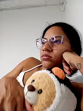 Karii-R online show from December 18, 2025, 11:16 am