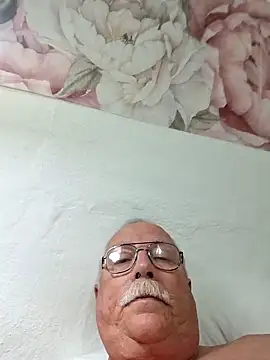 Snapshot of NawtyB1965 chatting on June 9, 2026, 4:35 am NawtyB1965 online show from June 9, 2026, 4:35 am