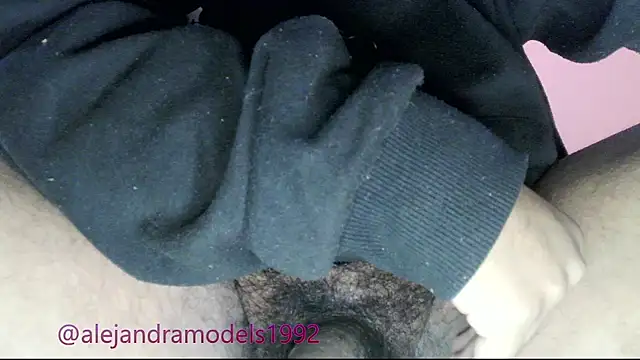 alejandra01 online show from May 23, 2026, 8:51 am