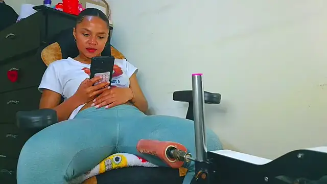 Samary thomas online show from March 26, 2026, 3:12 am