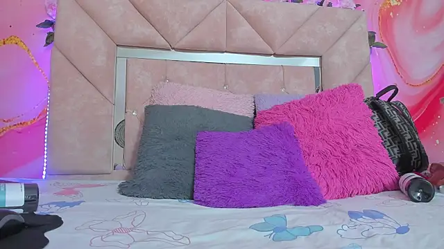 Snapshot of Taylor__cooper chatting on November 29, 2025, 6:33 pm Taylor cooper online show from November 29, 2025, 6:33 pm