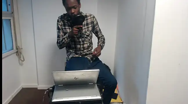 Snapshot of Mastertopdome chatting on February 3, 2025, 10:43 pm Mastertopdome online show from February 3, 2025, 10:43 pm