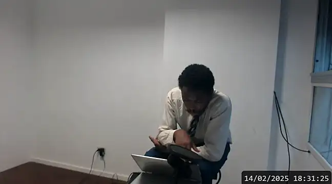 Snapshot of Mastertopdome chatting on February 14, 2025, 9:32 pm Mastertopdome online show from February 14, 2025, 9:32 pm