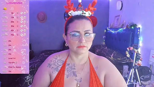 Snapshot of Ivonnee__ chatting on December 22, 2024, 8:27 am Ivonnee online show from December 22, 2024, 8:27 am