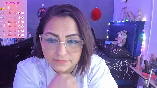 Snapshot of Ivonnee__ chatting on January 12, 2025, 5:45 am Ivonnee online show from January 12, 2025, 5:45 am