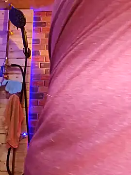 alienbunny online show from February 5, 2025, 5:53 pm