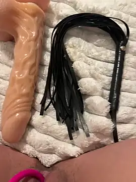 Snapshot of Sensolyss chatting on March 7, 2025, 7:38 pm Sensolyss online show from March 7, 2025, 7:38 pm