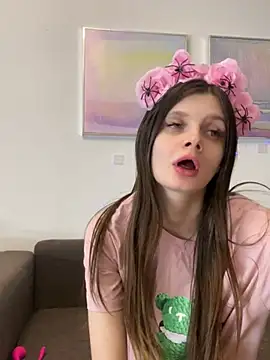 Effi 18 online show from January 25, 2025, 2:04 am