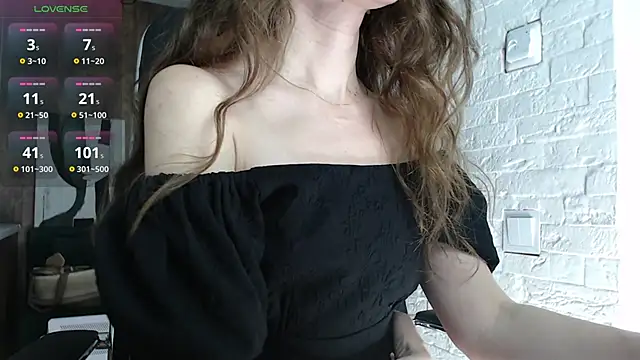 Snapshot of BB_Web chatting on January 7, 2025, 10:19 pm BB Web online show from January 7, 2025, 10:19 pm