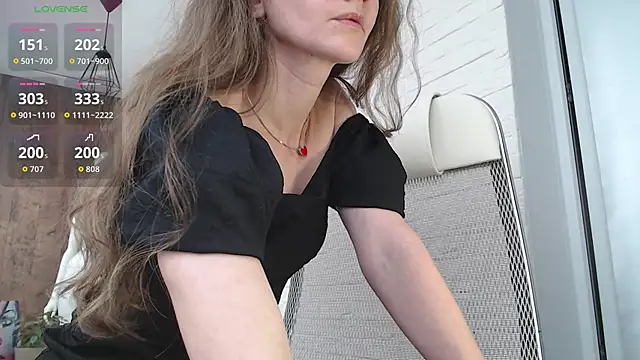 Snapshot of BB_Web chatting on September 12, 2025, 6:46 am BB Web online show from September 12, 2025, 6:46 am