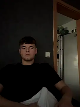 Snapshot of kevin344112 chatting on December 20, 2025, 2:35 pm kevin344112 online show from December 20, 2025, 2:35 pm