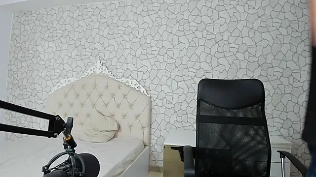 MateoBenjaminX online show from December 22, 2024, 8:03 pm