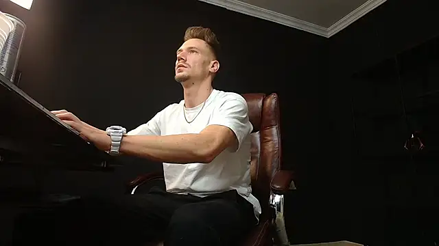 MateoBenjaminX online show from January 14, 2025, 3:57 pm