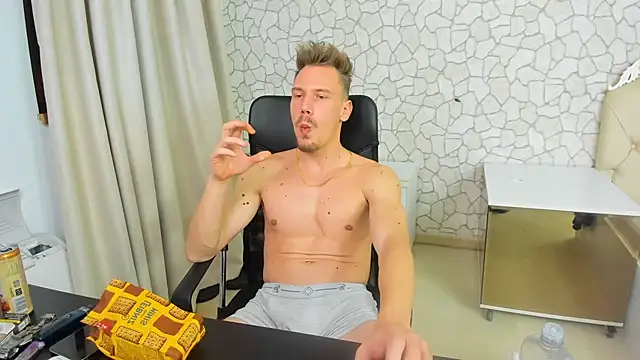 MateoBenjaminX online show from January 23, 2025, 9:39 pm