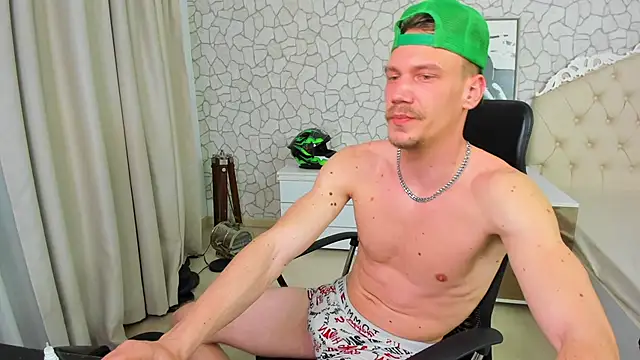 MateoBenjaminX online show from March 11, 2025, 8:53 pm