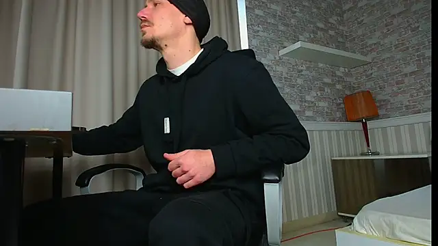 MateoBenjaminX online show from December 22, 2025, 11:18 am