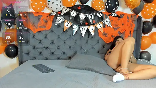  maria foxx  online show from October 14, 2025, 7:47 pm