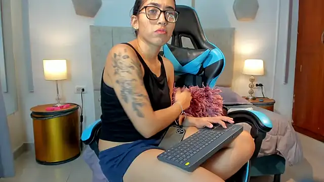  maria foxx  online show from February 5, 2026, 5:39 pm