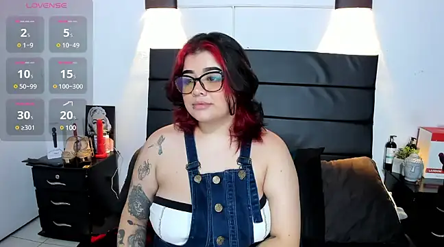 Snapshot of _ValeryStone_ chatting on December 5, 2024, 1:03 am  ValeryStone  online show from December 5, 2024, 1:03 am