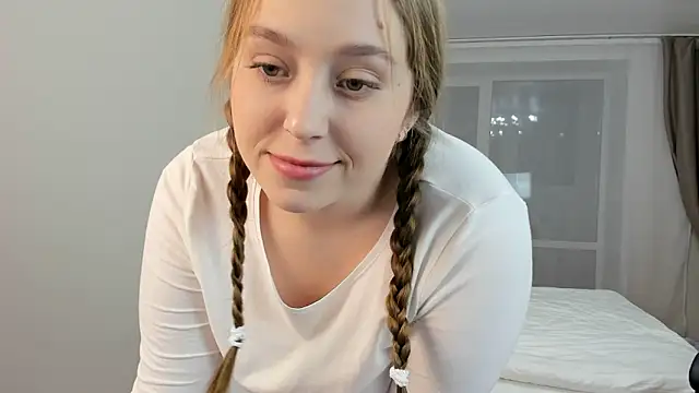 endlesssoffi online show from December 19, 2024, 10:00 pm