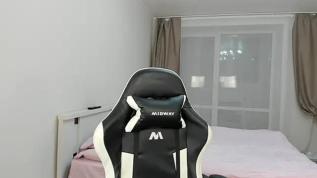 endlesssoffi online show from December 23, 2024, 7:09 pm