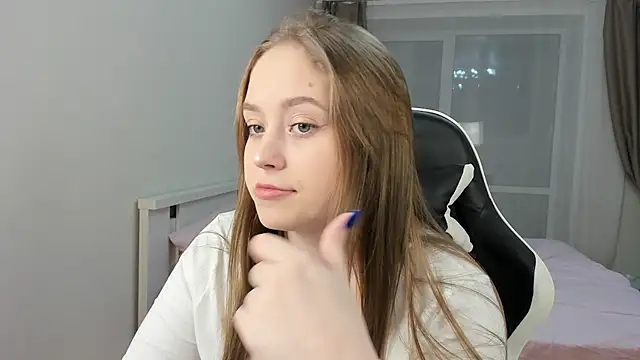 endlesssoffi online show from December 26, 2024, 8:21 pm