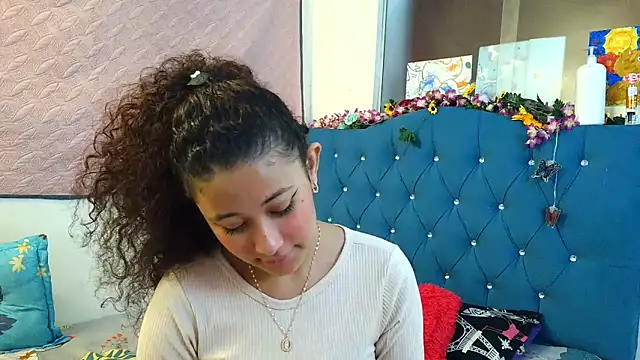 Snapshot of Milkdulce1 chatting on March 19, 2026, 1:59 pm Milkdulce1 online show from March 19, 2026, 1:59 pm