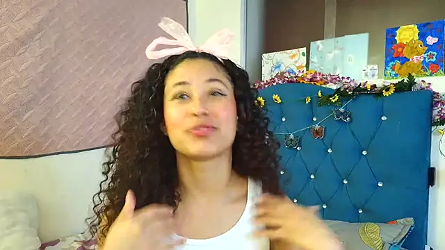 Snapshot of Milkdulce1 chatting on April 7, 2026, 1:22 pm Milkdulce1 online show from April 7, 2026, 1:22 pm