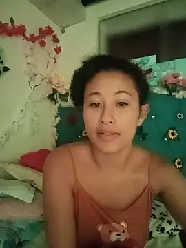 Snapshot of Milkdulce1 chatting on May 15, 2026, 2:24 pm Milkdulce1 online show from May 15, 2026, 2:24 pm