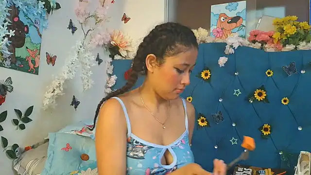 Snapshot of Milkdulce1 chatting on May 26, 2026, 1:29 pm Milkdulce1 online show from May 26, 2026, 1:29 pm