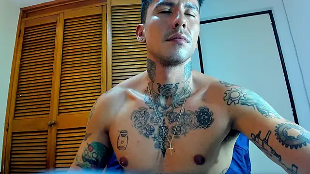 Snapshot of Dylanstonne chatting on March 18, 2025, 10:15 pm Dylanstonne online show from March 18, 2025, 10:15 pm