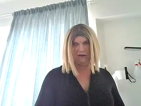 Snapshot of Leila1965 chatting on November 8, 2025, 5:29 am Leila1965 online show from November 8, 2025, 5:29 am