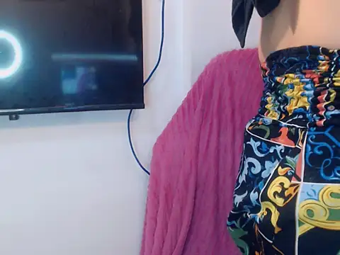 Nathalie Heartxoxo69 online show from May 22, 2026, 3:39 pm