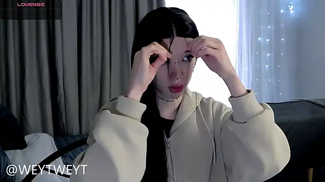 Dasha M online show from December 19, 2025, 11:17 am