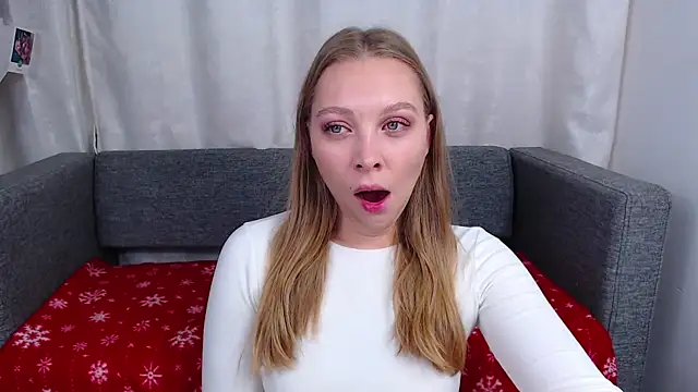 bellaa love  online show from November 18, 2025, 12:05 am