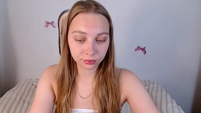 Snapshot of bellaa_love_ chatting on June 4, 2026, 12:16 am bellaa love online show from June 4, 2026, 12:16 am