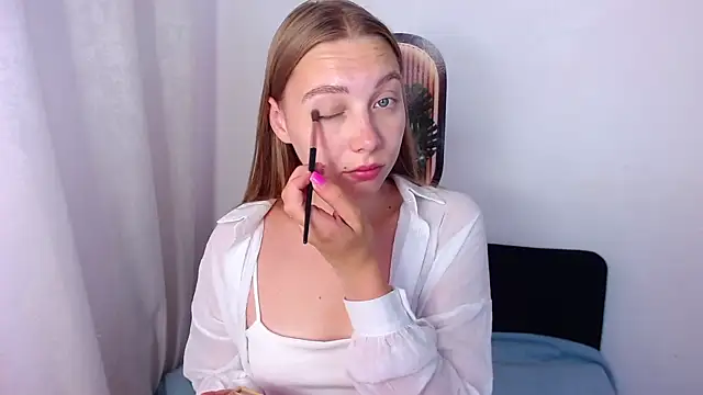 Snapshot of bellaa_love_ chatting on July 14, 2026, 12:24 am bellaa love online show from July 14, 2026, 12:24 am