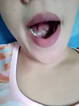 Snapshot of Anki-doll chatting on November 25, 2025, 5:40 am Anki-doll online show from November 25, 2025, 5:40 am