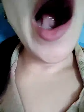 Snapshot of Anki-doll chatting on November 26, 2025, 5:41 am Anki-doll online show from November 26, 2025, 5:41 am