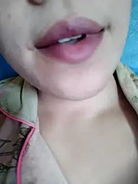 Snapshot of Anki-doll chatting on November 28, 2025, 5:43 am Anki-doll online show from November 28, 2025, 5:43 am