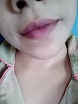 Snapshot of Anki-doll chatting on December 2, 2025, 5:35 am Anki-doll online show from December 2, 2025, 5:35 am