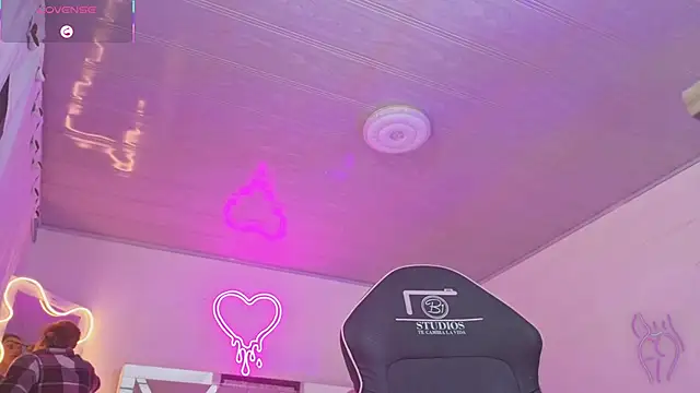 Laylafoxy tay online show from November 17, 2025, 3:34 am