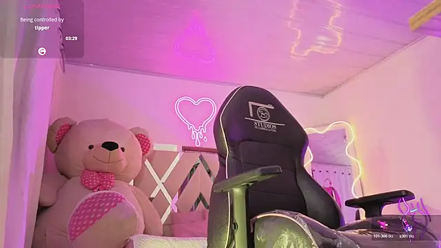 Laylafoxy tay online show from December 16, 2025, 3:11 am