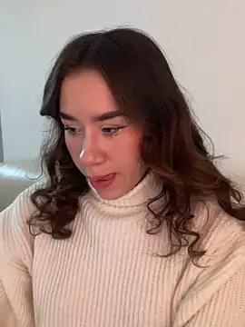 Snapshot of Im_Valen_Cute chatting on May 3, 2026, 9:43 pm Im Valen Cute online show from May 3, 2026, 9:43 pm