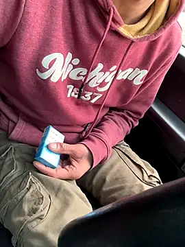 KBD85 online show from November 5, 2025, 12:49 pm